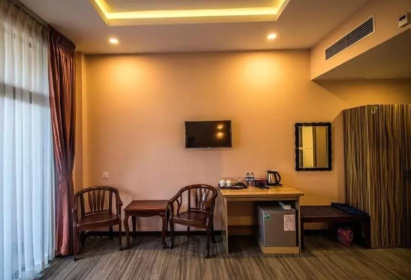 Peach Hotel Inle