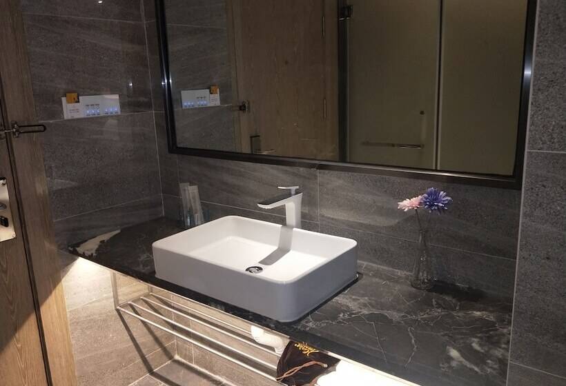 Lifu Hotel Shachong Metro Branch