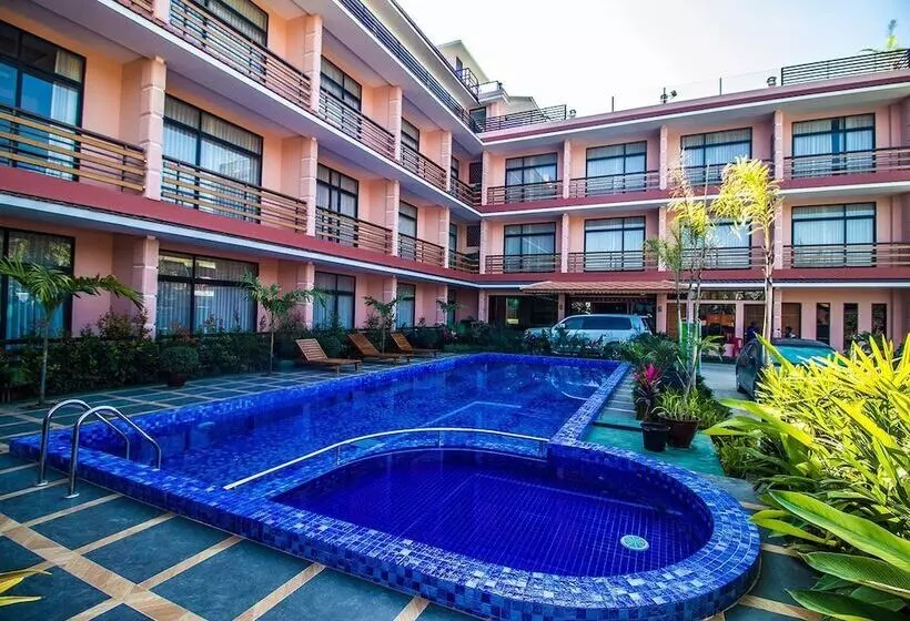 Peach Hotel Inle