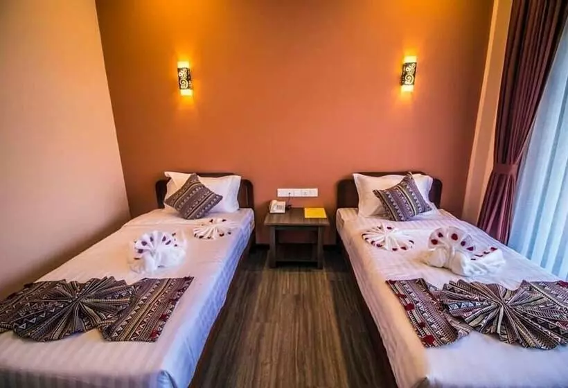 Peach Hotel Inle