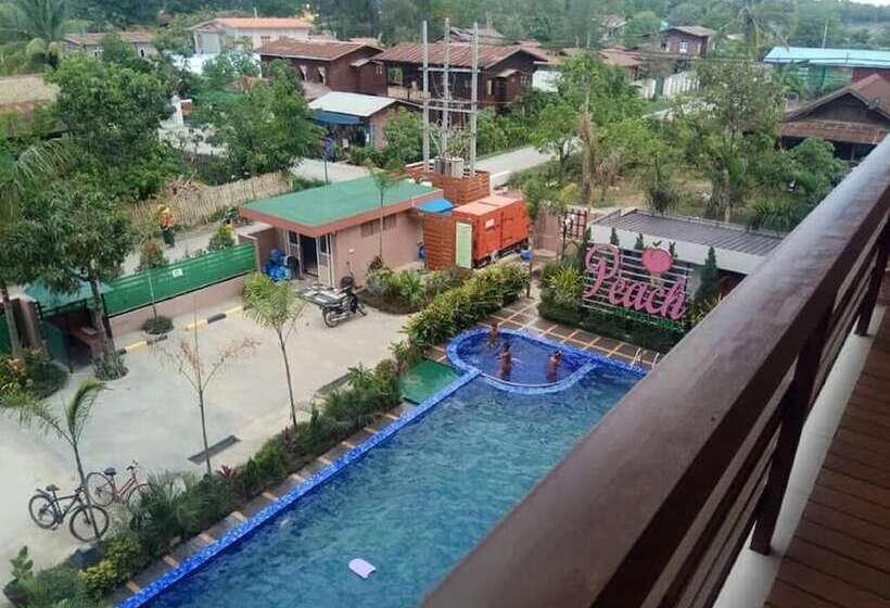 Peach Hotel Inle