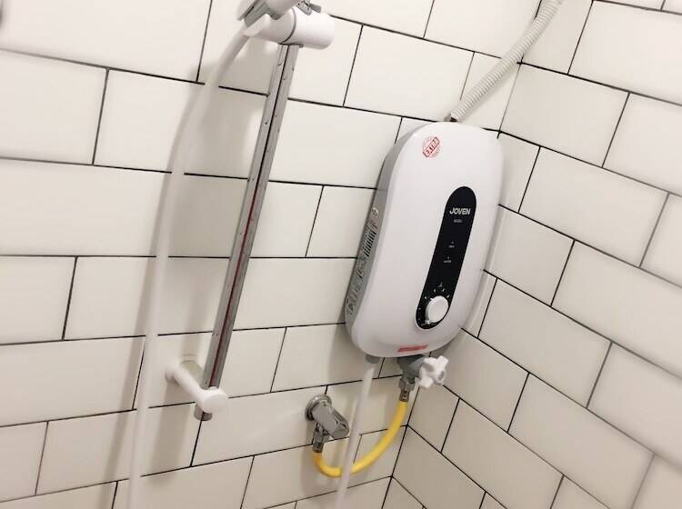 Pensão Hideoutsixty4