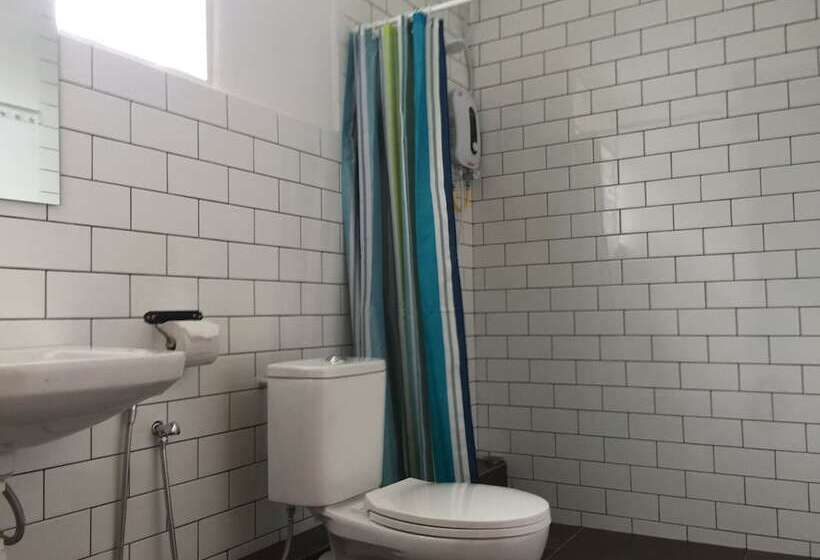 Pensão Hideoutsixty4