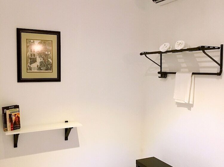 Pensão Hideoutsixty4