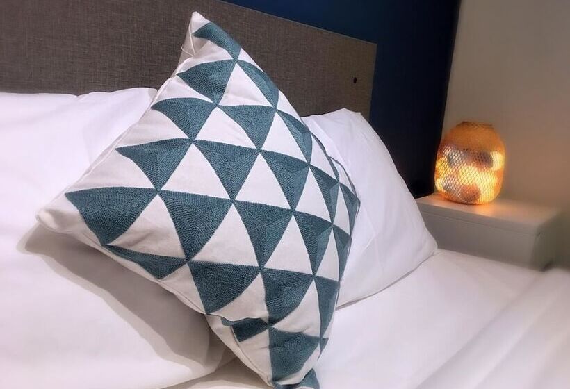 Pensão Hideoutsixty4