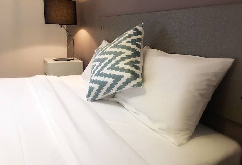 Pensão Hideoutsixty4