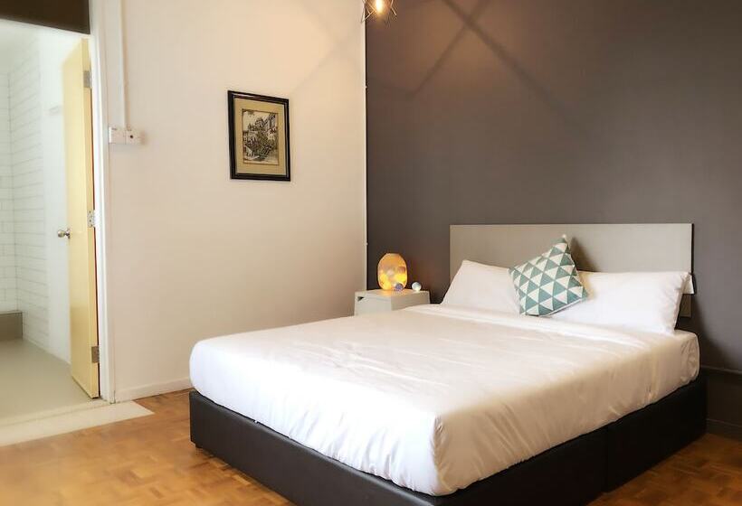 Pensão Hideoutsixty4