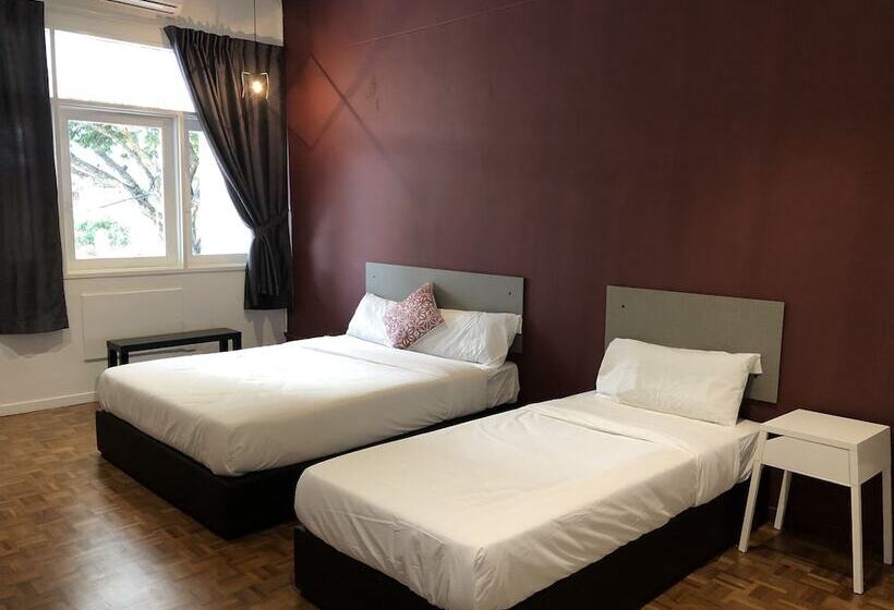 Pensão Hideoutsixty4