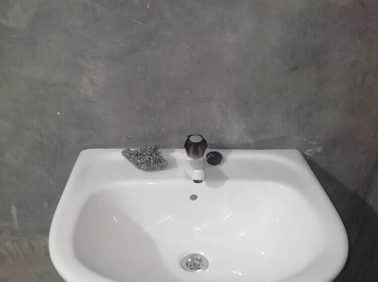 ペンション Sea Shells Inn Arugambay