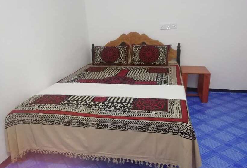 ペンション Sea Shells Inn Arugambay