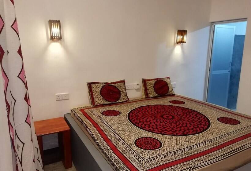 ペンション Sea Shells Inn Arugambay