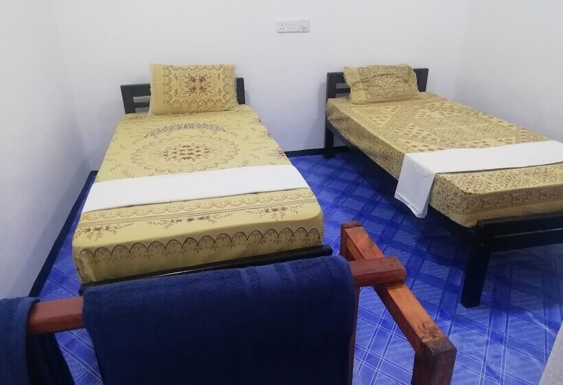 ペンション Sea Shells Inn Arugambay