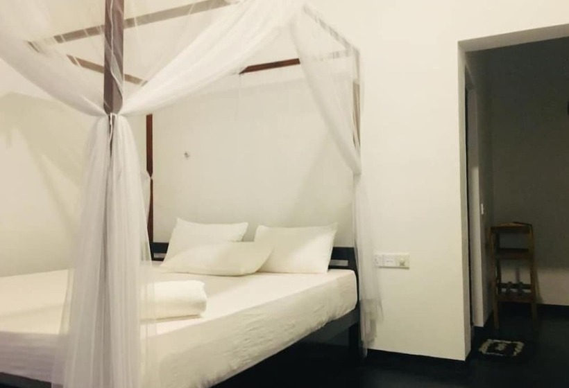 ペンション Sea Shells Inn Arugambay