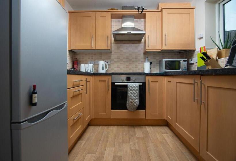 تختخواب و صبحانه Bristol Bnb