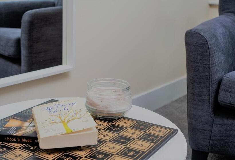 تختخواب و صبحانه Bristol Bnb