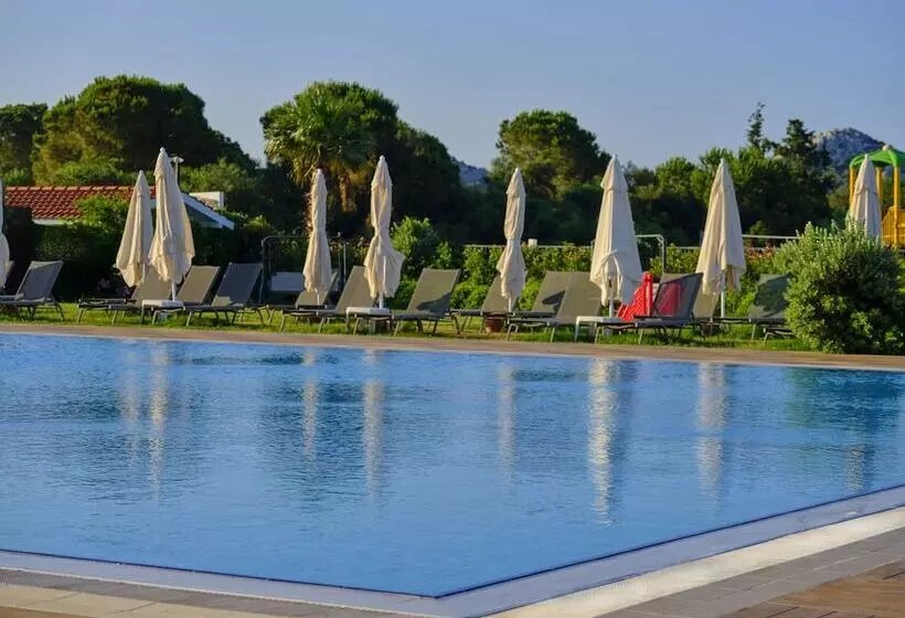 Acroter Hotel & Spa