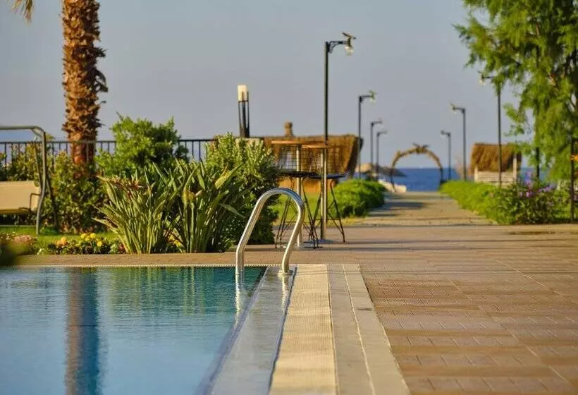 Acroter Hotel & Spa