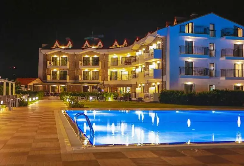 Acroter Hotel & Spa