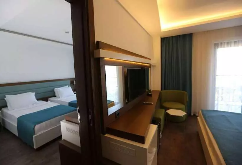 Acroter Hotel & Spa