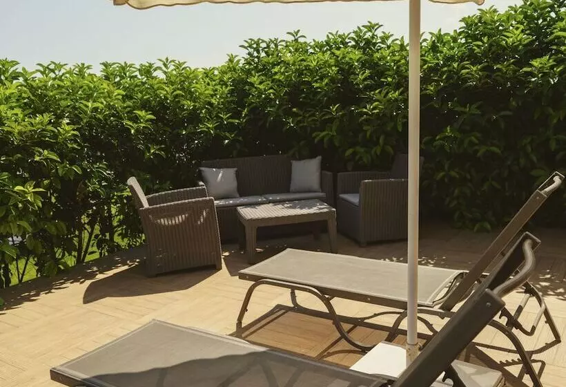 Acroter Hotel & Spa