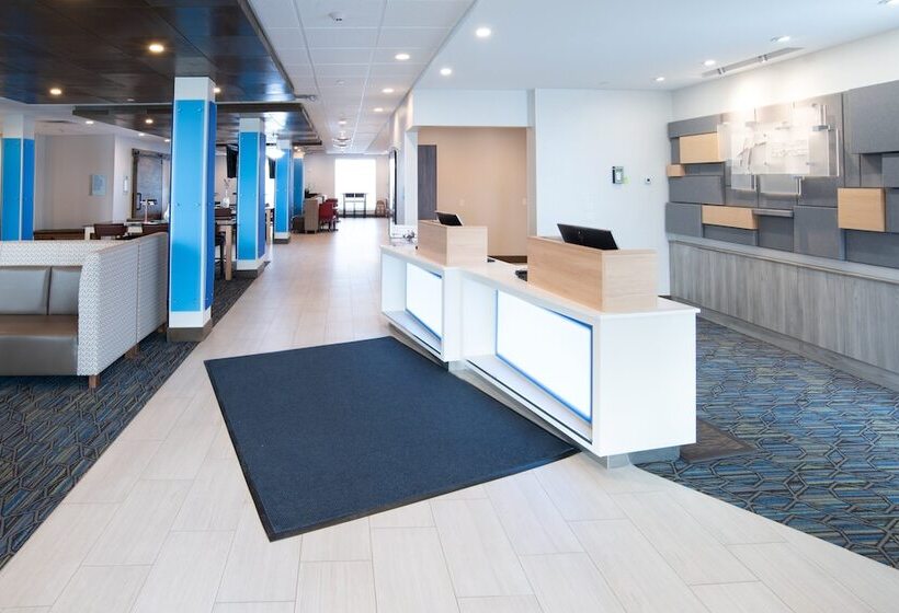 호텔 Holiday Inn Express & Suites North Battleford, An Ihg