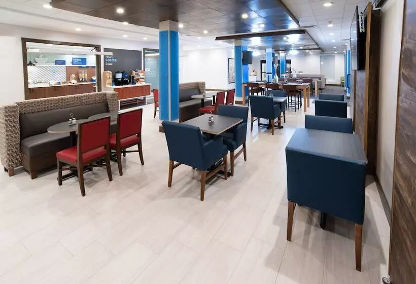 ホテル Holiday Inn Express & Suites   North Battleford, An Ihg