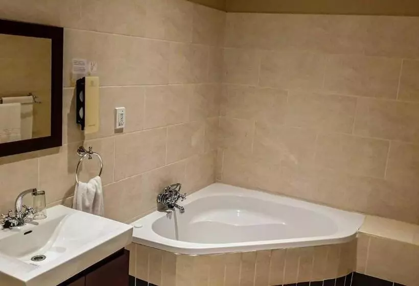 Hotelli Komani Resorts