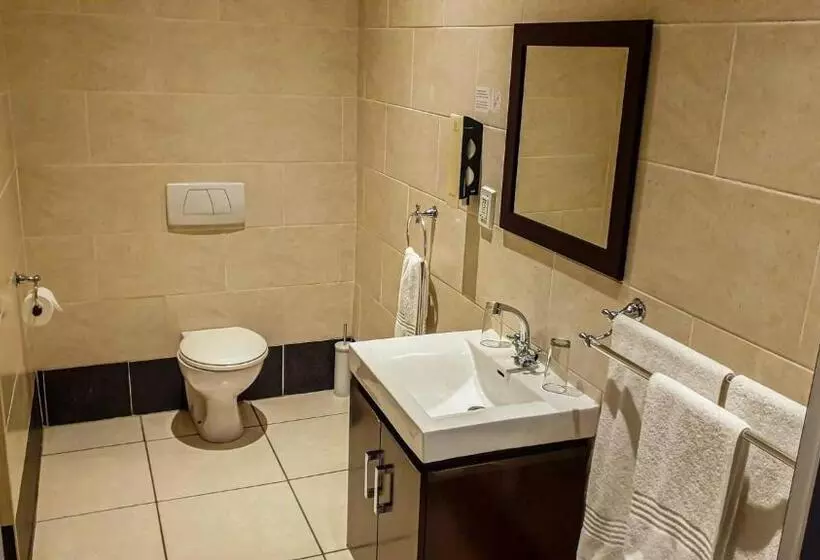 Hotelli Komani Resorts