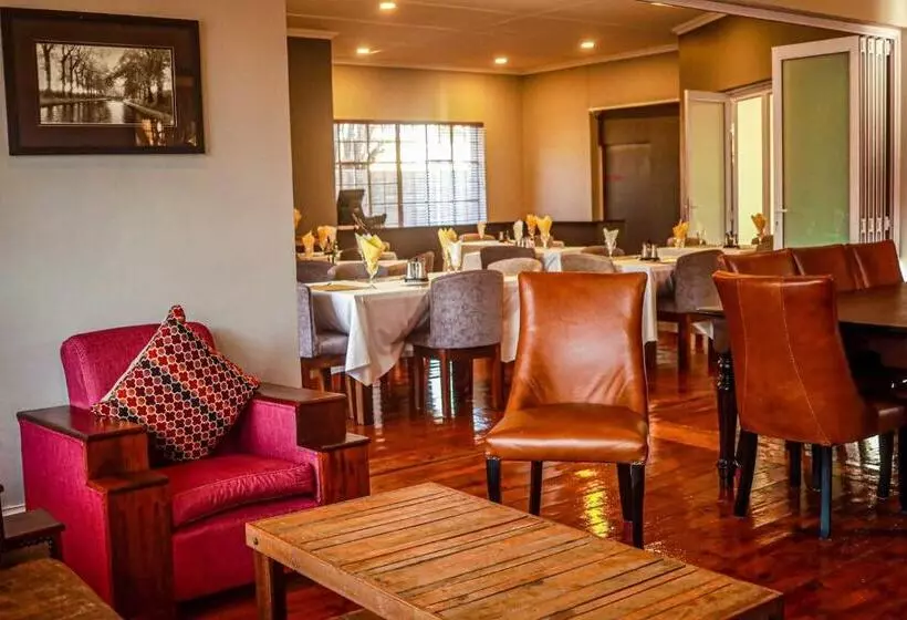 Hotelli Komani Resorts