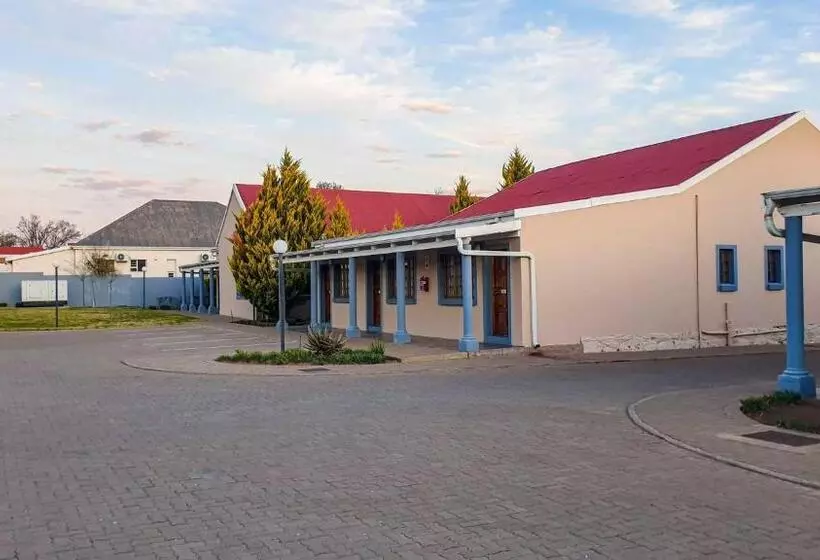 Hotelli Komani Resorts