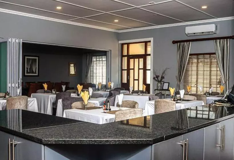 Hotelli Komani Resorts