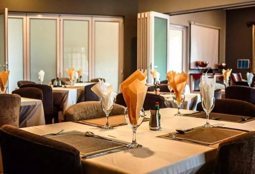 Hotelli Komani Resorts