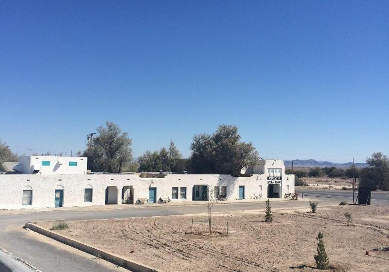 מוטל Amargosa Opera House &