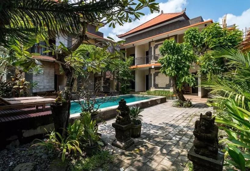 ペンション Eddys Cottages & Villa