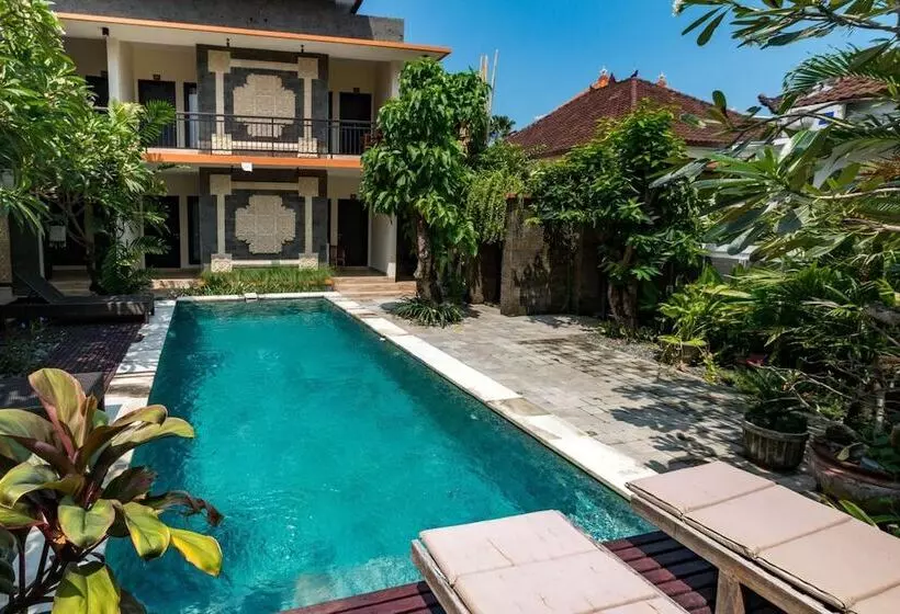 ペンション Eddys Cottages & Villa