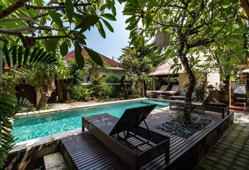 ペンション Eddys Cottages & Villa
