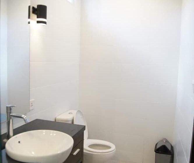 펜션 Eddys Cottages & Villa