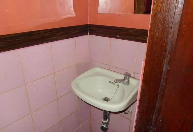 Amos Digue Pension House