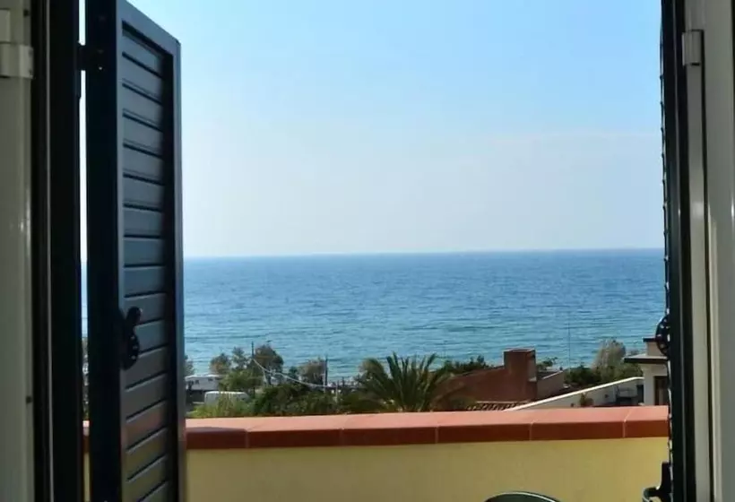 تختخواب و صبحانه Holidays Cefalù