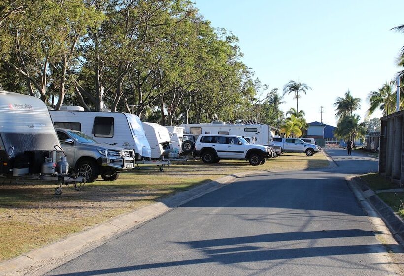 בית מלון כפרי Central Tourist Park