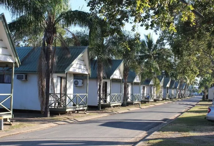 هتل Central Tourist Park