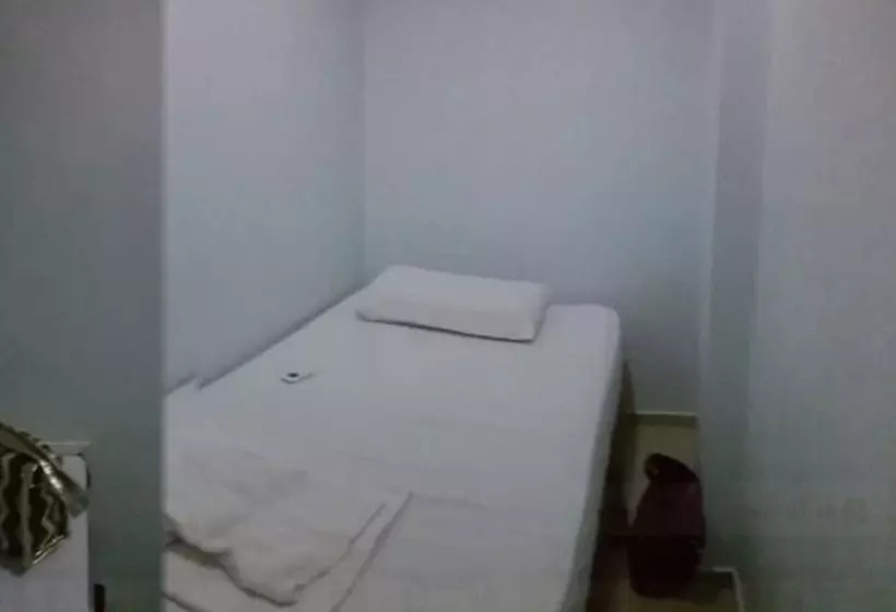ホテル D' Morvie Suites Lapasan