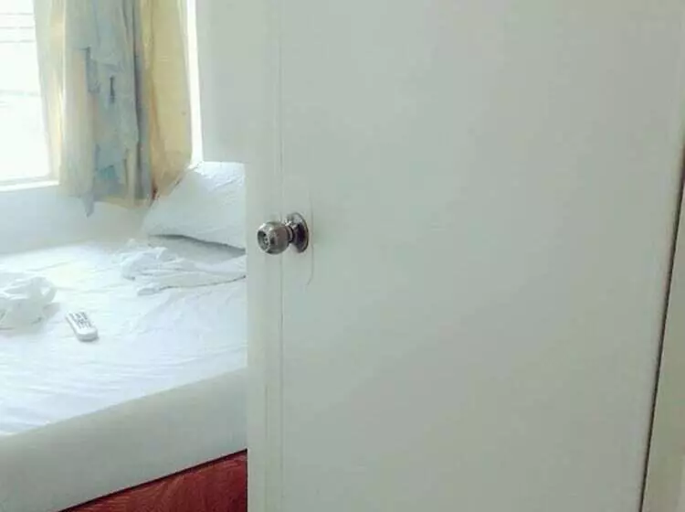 ホテル D' Morvie Suites Lapasan
