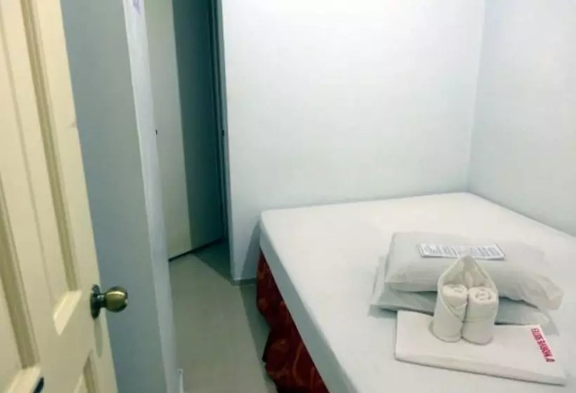 ホテル D' Morvie Suites Lapasan
