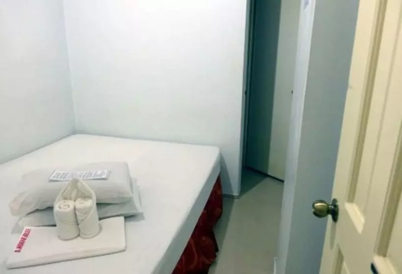 ホテル D' Morvie Suites Lapasan