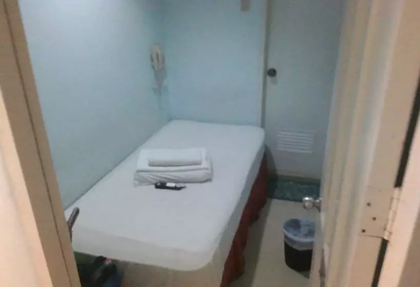 ホテル D' Morvie Suites Lapasan