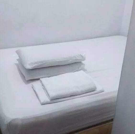 ホテル D' Morvie Suites Lapasan