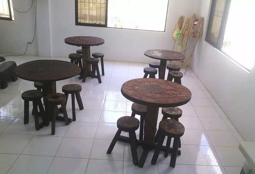 Hotelli Ddd Habitat Dormtel