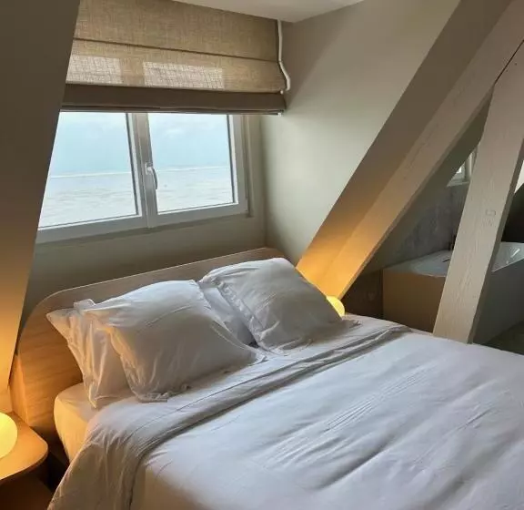 Hotelli Face à La Mer