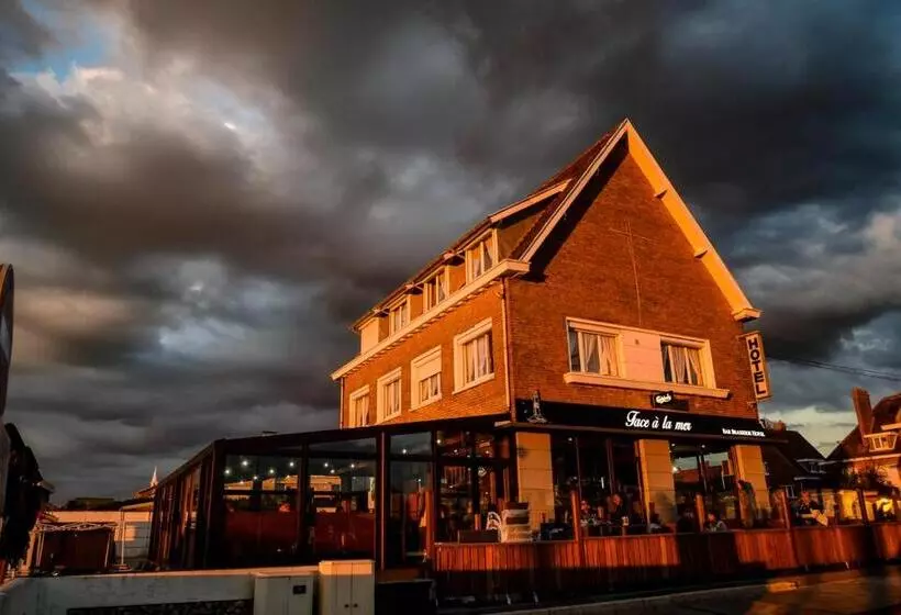 Hotelli Face à La Mer